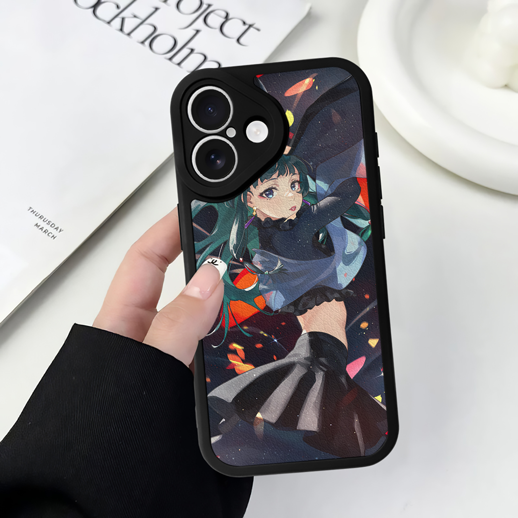 （画像用） 薬屋のひとりごと The Apothecary Diaries 【iPhone 16シリーズ対応】シリコンスマホケース（レザー調） 材質：シリコン